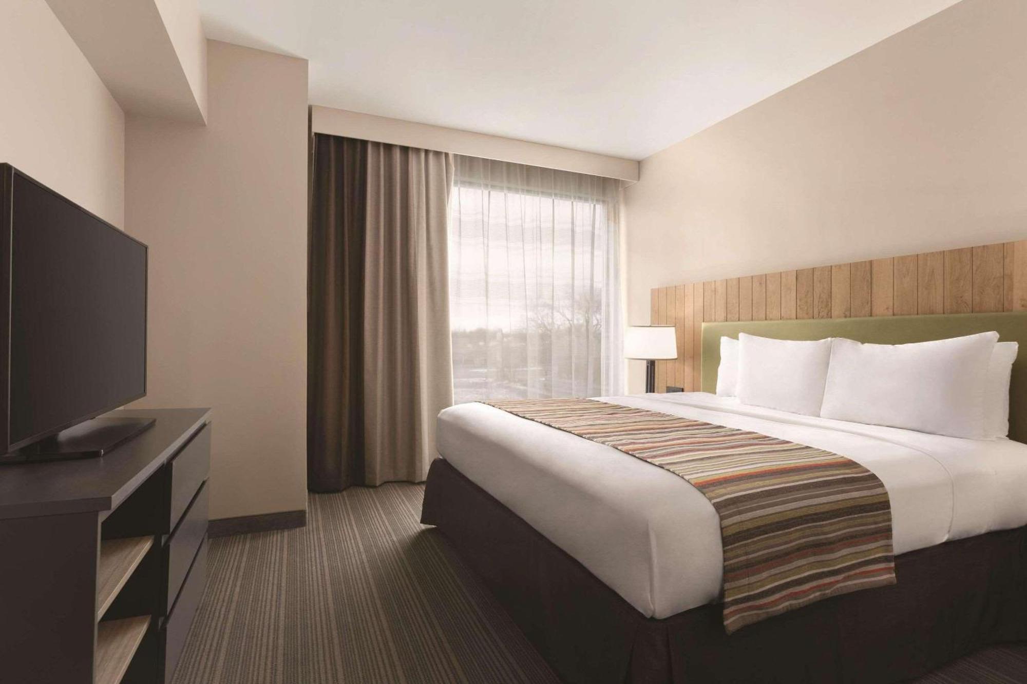 Country Inn & Suites By Radisson, Belleville, On Экстерьер фото